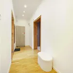 Spacious By Bookinghost *