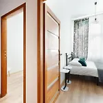 Spacious By Bookinghost Lägenhet *