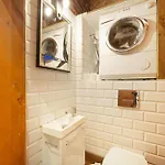 Lägenhet Spacious By Bookinghost *