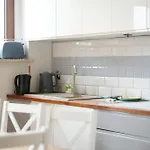 Lägenhet Spacious By Bookinghost *