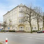 Spacious By Bookinghost Lägenhet *