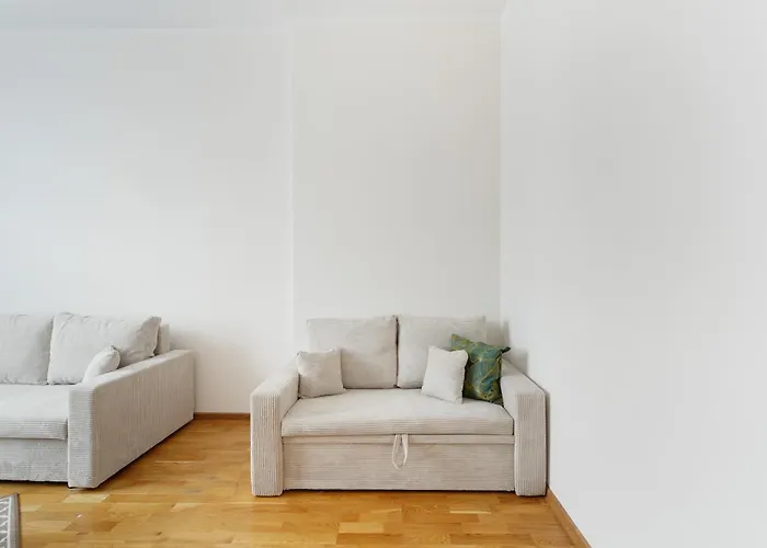 Spacious By Bookinghost