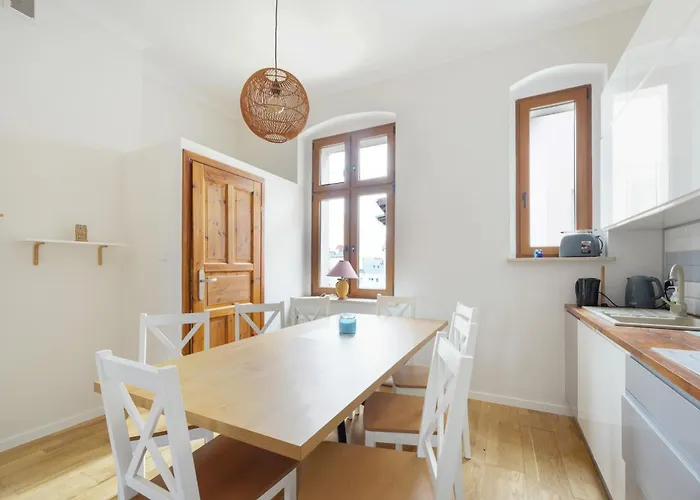 Spacious By Bookinghost