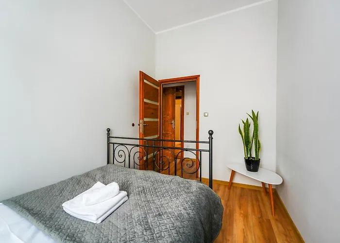 Spacious By Bookinghost Apartment *