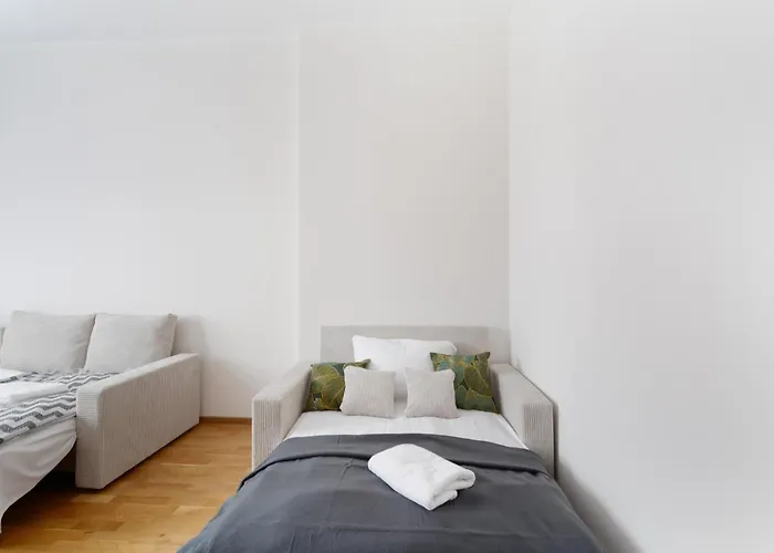 Spacious By Bookinghost